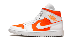 Tênis Jordan branco e laranja